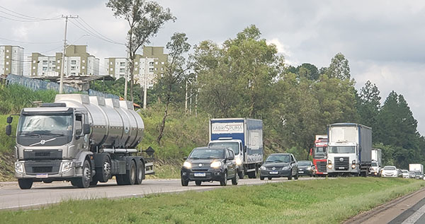 Somente na SP-075 são esperados quase 200 mil veículos no período (Foto: Patrícia Lisboa/Dropes)