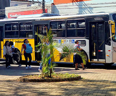 Transporte coletivo terá linhas especiais para a inauguração do Centro Esportivo "Rei Pelé" neste domingo (Foto: Patrícia Lisboa/Dropes)