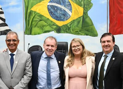 Vereadores Hélio Ribeiro, Túlio Tomass, Clélia Santos e Alexandre Peres integram a Mesa Diretora da Câmara (Foto: Anselmo Cabral/CMI)