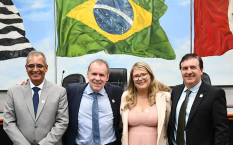 Vereadores Hélio Ribeiro, Túlio Tomass, Clélia Santos e Alexandre Peres integram a Mesa Diretora da Câmara (Foto: Anselmo Cabral/CMI)