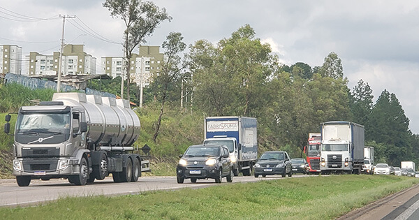 Caminhoneiros: Aceitação do Vale-Pedágio Obrigatório em cartão e impresso termina nesta sexta-feira (Foto: Patrícia Lisboa/Dropes)