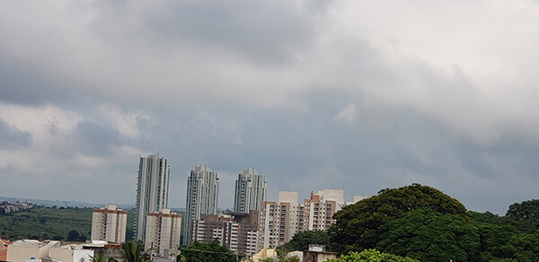 Ocorre muita nebulosidade e há previsão de chuva, em Indaiatuba, nesta segunda (Foto: Patrícia Lisboa/Dropes)