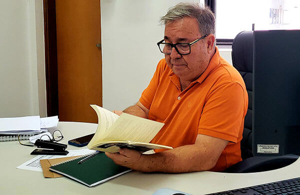 Vereador Cebolinha fala sobre gosto pela leitura em entrevista exclusiva (Foto: Patrícia Lisboa/Dropes)