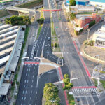 Trecho inicial da Rua Antônio Barnabé recebeu mais uma faixa de rolamento (Foto: Secom)