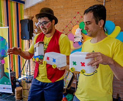 Feijão Letrado doa 696 livros e leva diversão e arte a estudantes de Indaiatuba (Foto: Divulgação)