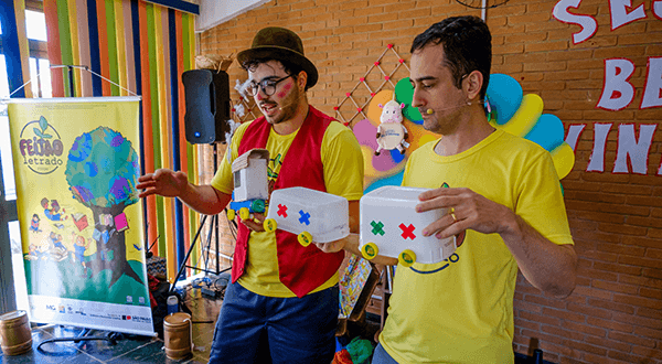 Feijão Letrado doa 696 livros e leva diversão e arte a estudantes de Indaiatuba (Foto: Divulgação)