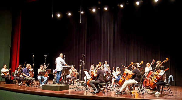 Sinfônica de Indaiatuba durante ensaio para gravação do álbum “Música Interior” no Ciaei (Foto: Patrícia Lisboa/Dropes)