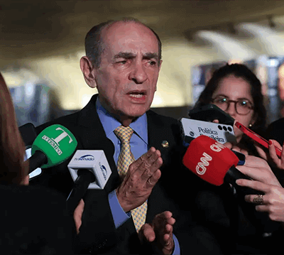 Após críticas, o relator Marcelo Castro (MDB-PI) acatou a mudança sugerida para reduzir o mandato dos senadores (Foto: Lula Marques/Agência Brasil)