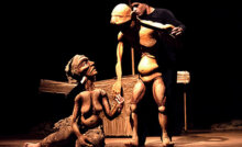 A Companhia une máscaras, bonecos e teatro físico nas apresentações, como em “Vidas Secas” (Foto: Tamirys Zago)