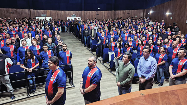 No Auditório da Prefeitura de Indaiatuba, ocorreu entrega de uniformes e apresentação das equipes (Foto: Secom/PMI)