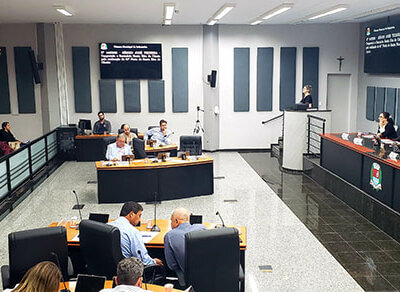 Sessão da Câmara de Indaiatuba na segunda-feira (Foto: Patrícia Lisboa/Dropes)