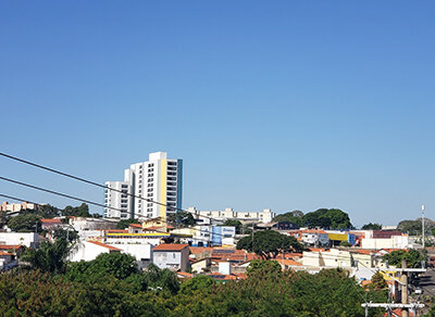 A manhã desta segunda é de céu claro, em Indaiatuba (Foto: Dropes)