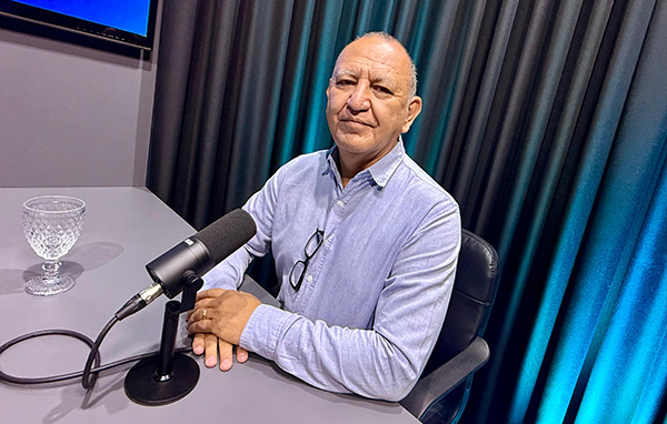 O diretor administrativo do Haoc, Marco Antônio Barroca, durante gravação de episódio (Foto: Lucas Cardoso/JME)