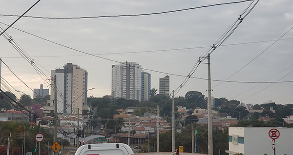Ocorre muita nebulosidade, na manhã desta sexta-feira, em Indaiatuba (Foto: Patrícia Lisboa/Dropes)