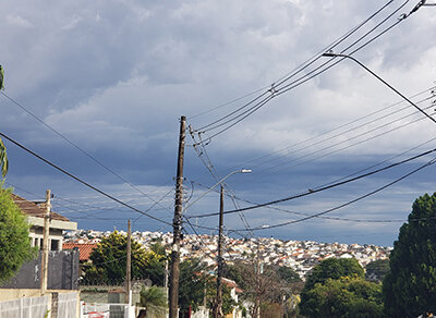 A manhã desta segunda é de tempo instável, com pancadas de chuva, em Indaiatuba (Foto: Patrícia Lisboa/Dropes)