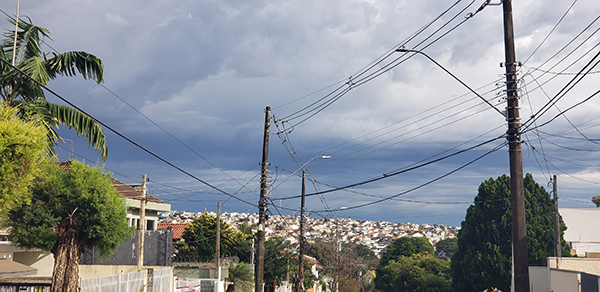 A manhã desta segunda é de tempo instável, com pancadas de chuva, em Indaiatuba (Foto: Patrícia Lisboa/Dropes)