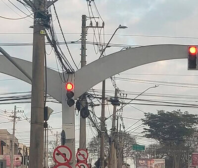 Radares para inibir avanço em sinal vermelho começam a funcionar em cinco novos pontos (Foto: Patrícia Lisboa/Dropes)