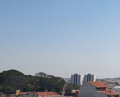 A sexta-feira é de tempo aberto, quase sem nuvens, em Indaiatuba (Foto: Patrícia Lisboa/Dropes)