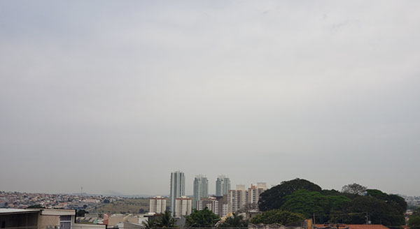 A manhã desta sexta é de muita nebulosidade, em Indaiatuba (Foto: Patrícia Lisboa/Dropes)