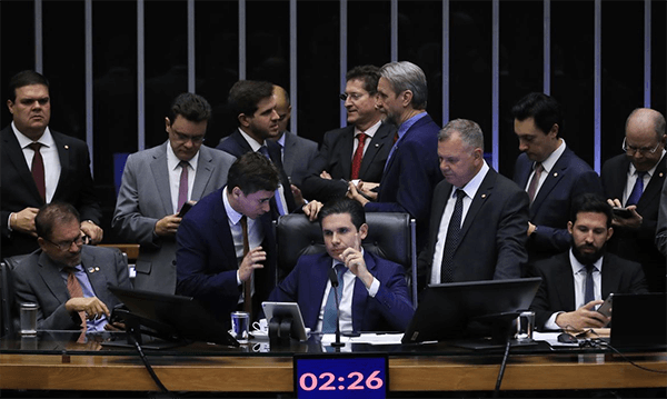 PEC da blindagem é aprovada por deputados federais em dois turnos (Foto: Lula Marques/Agência Brasil)