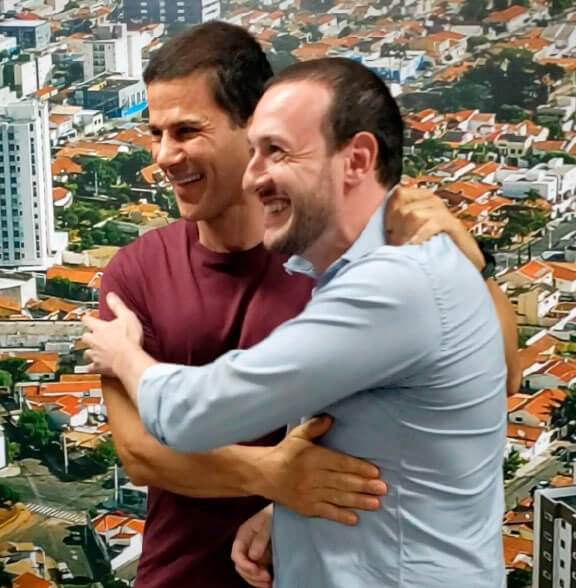 Os deputados estaduais Rogério Nogueira e Ricardo França em clima amigável (Foto: Patrícia Lisboa/Dropes)