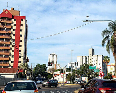 O sol aparece entre nuvens, na manhã desta sexta, em Indaiatuba (Foto: Patrícia Lisboa/Dropes)