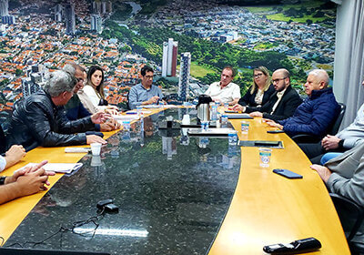 Vereadores debatem espera por medicação e por cirurgias custeados pelo Estado (Foto: Patrícia Lisboa/Dropes)