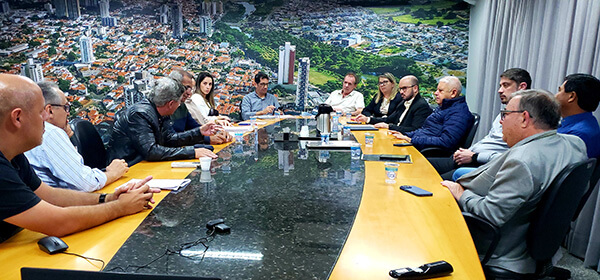 Vereadores debatem espera por medicação e por cirurgias custeados pelo Estado (Foto: Patrícia Lisboa/Dropes)