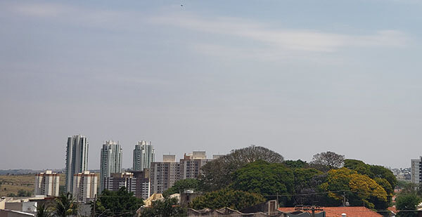 A segunda é de tempo seco e quente, em Indaiatuba (Foto: Patrícia Lisboa/Dropes)