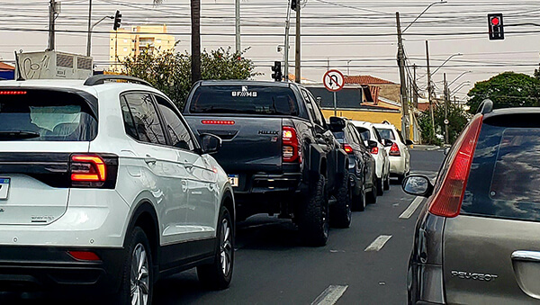 Nova lei prevê punição para quem vender e utilizar dispositivos que ampliam ruídos em escapamentos de veículos (Foto: Patrícia Lisboa/Dropes)