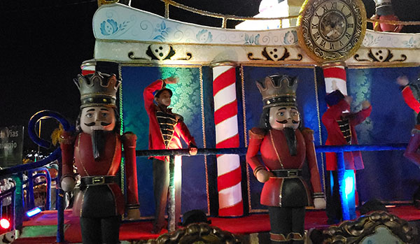 A Parada de Natal é uma das atrações (Foto: Arquivo/Patrícia Lisboa/Dropes)