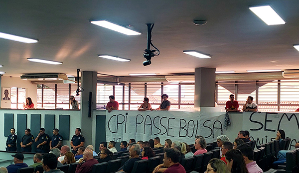 Segurança é reforçada na Câmara de vereadores durante sessão ordinária desta segunda, 24 de novembro (Foto: Patrícia Lisboa/Dropes)