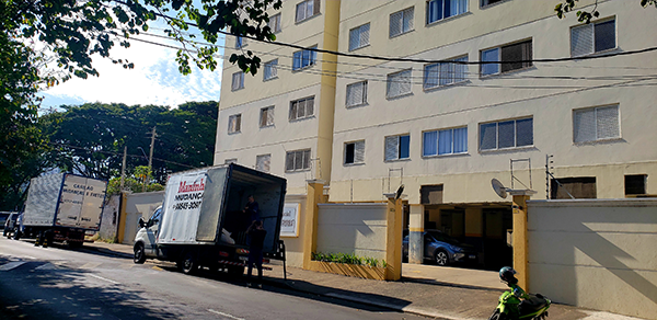 Moradores do Residencial Ravenna deixam edifício por risco de acidente estrutural